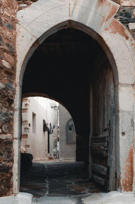 Castlevania- Traditional House In The Castle Naxos City Luaran gambar